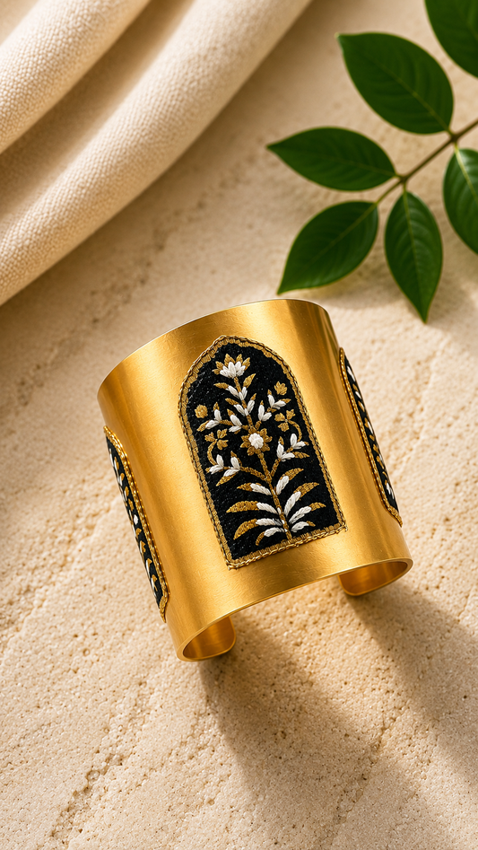 Elara Noir Cuff