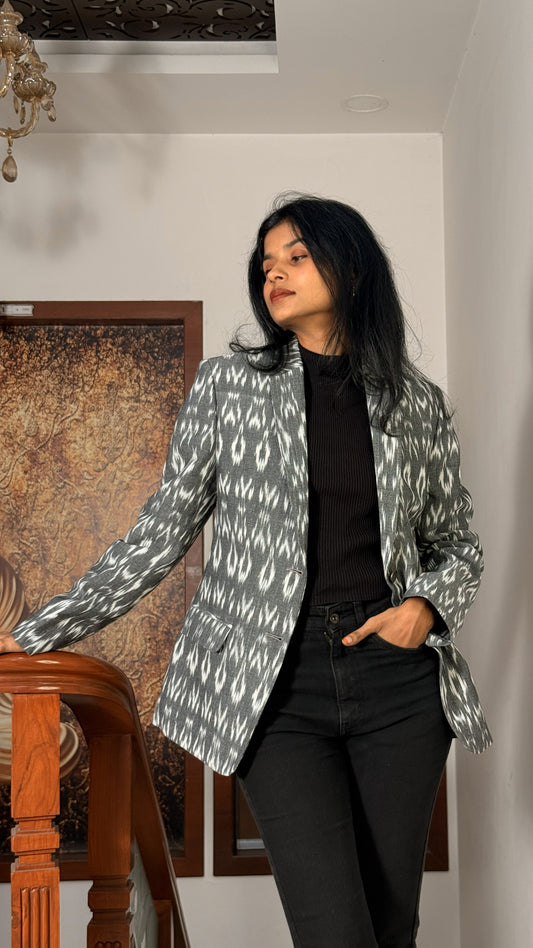 Noéline Ikat Tailored Blazer — Pearl Grey