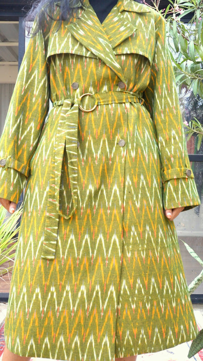 Grüner Ikat-Trenchcoat